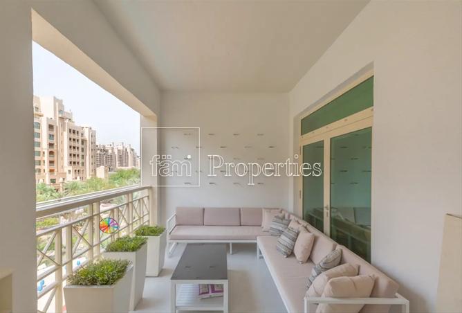 Apartment - 2 Bedrooms - 3 Bathrooms for rent in Al Shahla - Shoreline Apartments - Palm Jumeirah - Dubai