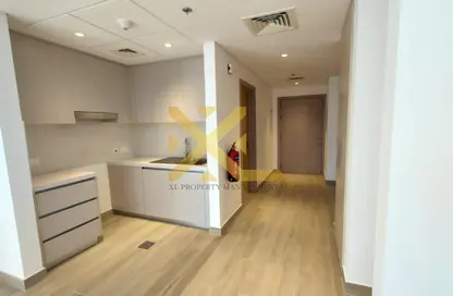 Apartment - Studio - 1 Bathroom for rent in Waters Edge - Yas Island - Abu Dhabi