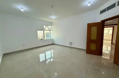Apartment - 2 Bedrooms - 2 Bathrooms for rent in Electra Street - Abu Dhabi