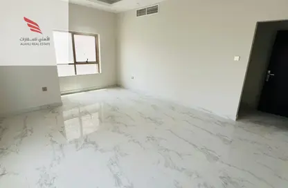 شقة - 2 غرف نوم - 2 حمامات للايجار في برج الكورنيش - طريق كورنيش عجمان - عجمان