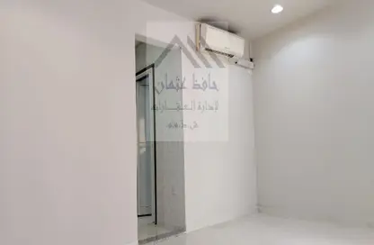 شقة - غرفة نوم - 1 حمام للايجار في البطين - أبوظبي