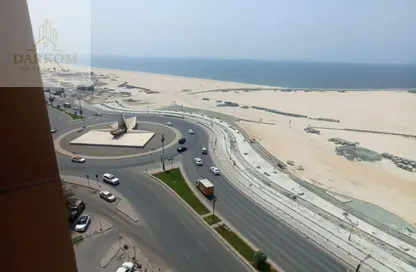 شقة - 2 غرف نوم - 2 حمامات للايجار في برج الكورنيش - الرميلة - عجمان