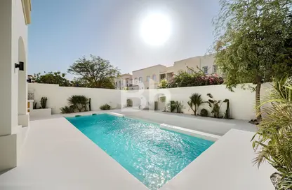 Villa - 3 Bedrooms - 2 Bathrooms for sale in Springs 12 - The Springs - Dubai