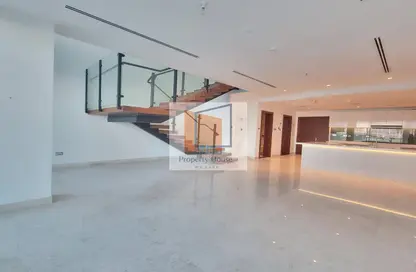 Empty Room image for: Townhouse - 4 Bedrooms - 5 Bathrooms for rent in Water Front Tower A - Waterfront Residential Towers - Tourist Club Area - Abu Dhabi, Image 1