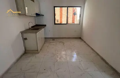 Apartment - Studio - 1 Bathroom for rent in Muweileh Community - Muwaileh Commercial - Sharjah