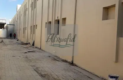 سكن عمال - استوديو - 8 حمامات للايجار في المنطقة الصناعية رقم 5 - المنطقة الصناعية بالشارقة - الشارقة