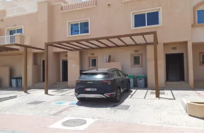 Townhouse - 2 Bedrooms - 4 Bathrooms for rent in Al Reef - Abu Dhabi