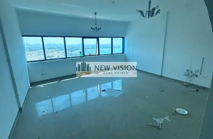 شقة - 2 غرف نوم - 2 حمامات للايجار في الممزر بلازا - شارع التعاون - التعاون - الشارقة