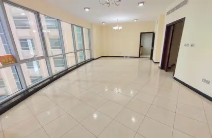 شقة - 3 غرف نوم - 5 حمامات للايجار في المجاز 3 - المجاز - الشارقة