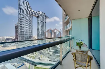 صورة لـ شرفة شقة - غرفة نوم - 2 حمامات للايجار في برج فيستا - برج فيستا - دبي وسط المدينة - دبي ، صورة رقم 1