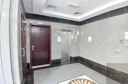 عمارة بالكامل - 8 غرف نوم - 8 حمامات للبيع في البستان - عجمان