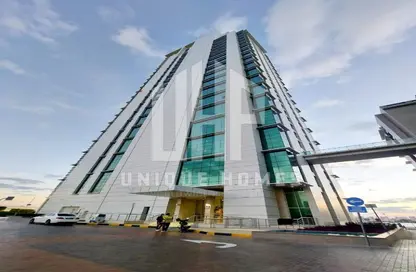 Apartment - 1 Bedroom - 2 Bathrooms for rent in RAK Tower - Marina Square - Al Reem Island - Abu Dhabi