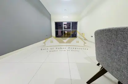Apartment - 1 Bedroom - 2 Bathrooms for rent in Jumeirah Garden City - Al Satwa - Dubai