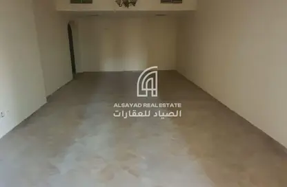 شقة - 3 غرف نوم - 3 حمامات للايجار في شارع التعاون الجديد - التعاون - الشارقة