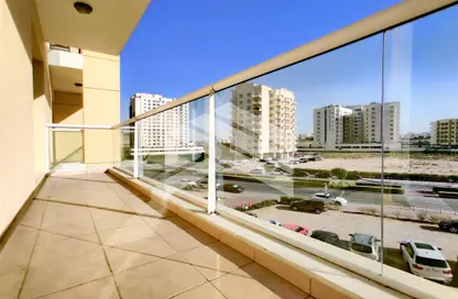 Apartment - 1 Bedroom - 1 Bathroom for sale in Mazaya 8 - Queue Point - Dubai Land - Dubai