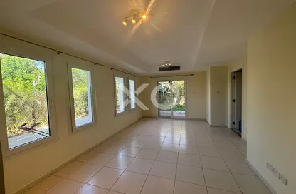 Villa - 2 Bedrooms - 3 Bathrooms for rent in Springs 10 - The Springs - Dubai