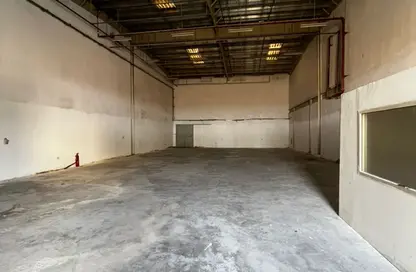 Warehouse - Studio - 1 Bathroom for rent in Umm Al Thuoob - Umm Al Quwain