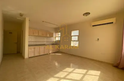 Empty Room image for: Apartment - 1 Bathroom for rent in Dafan Al Nakheel - Ras Al Khaimah, Image 1