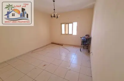 شقة - غرفة نوم - 2 حمامات للايجار في الثاني مويلح - تجارية مويلح - الشارقة