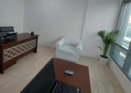 صورةغرفة المعيشة لـ: مكتب - 6 حمامات للكراء في القصيص 2 - منطقة القصيص السكنية - القصيص - دبي, صورة 1