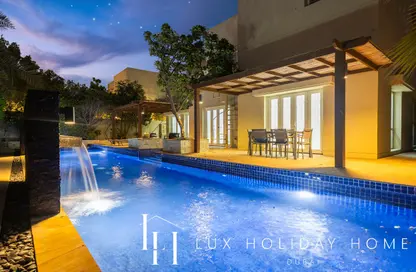 Villa - 5 Bedrooms - 4 Bathrooms for rent in Meadows 4 - Meadows - Dubai