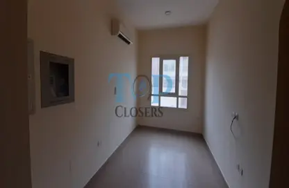 شقة - غرفة نوم - 2 حمامات للايجار في الخريس - الجيمي - العين