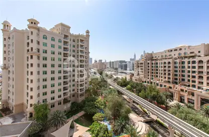 Apartment - 2 Bedrooms - 3 Bathrooms for rent in Al Sarrood - Shoreline Apartments - Palm Jumeirah - Dubai