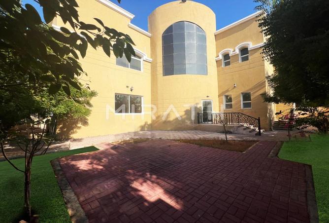 Villa - 4 Bedrooms - 5 Bathrooms for rent in Al Barsha South 1 - Al Barsha South - Al Barsha - Dubai