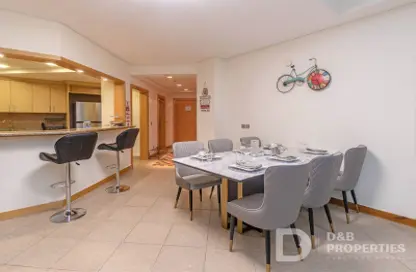 Dining Room image for: Apartment - 3 Bedrooms - 4 Bathrooms for rent in Al Khushkar - Shoreline Apartments - Palm Jumeirah - Dubai, Image 1
