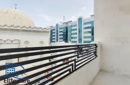 شقة - 3 غرف نوم - 4 حمامات للايجار في شارع النجدة - أبوظبي