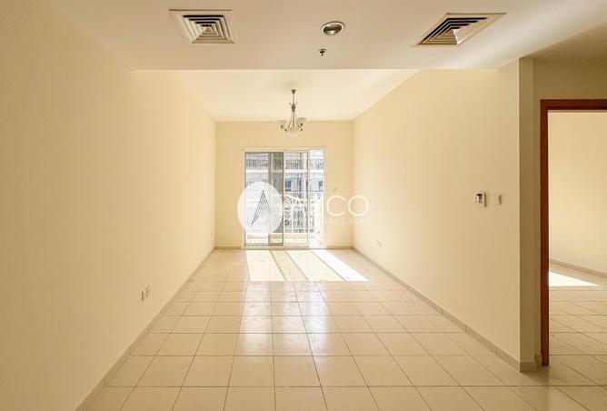 شقة - غرفة نوم - 2 حمامات للايجار في مالباري 1 - حدائق الإمارات 2 - قرية الجميرا سركل - دبي