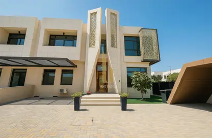 Villa - 5 Bedrooms - 6 Bathrooms for rent in Jumeirah 3 Villas - Jumeirah 3 - Jumeirah - Dubai