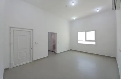 شقة - 2 غرف نوم - 2 حمامات للايجار في مدينة الرياض - أبوظبي