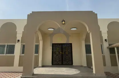 فيلا - 5 غرف نوم - 4 حمامات للبيع في الباهية - أبوظبي