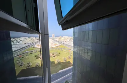 شقة - غرفة نوم - 2 حمامات للبيع في الخان - الشارقة