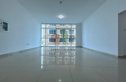Apartment - 2 Bedrooms - 3 Bathrooms for rent in Al Maqtaa Residence Building - Muroor Area - Abu Dhabi