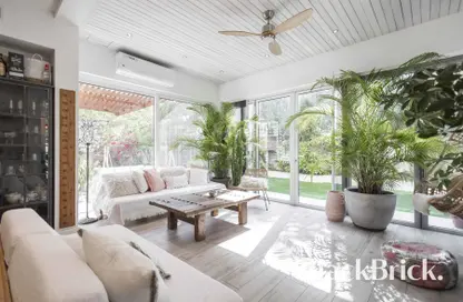 Villa - 5 Bedrooms - 6 Bathrooms for sale in Deema 3 - Deema - The Lakes - Dubai