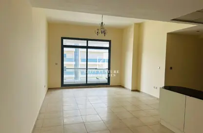 شقة - 2 غرف نوم - 2 حمامات للبيع في برج حمزة - مدينة دبي الرياضية - دبي