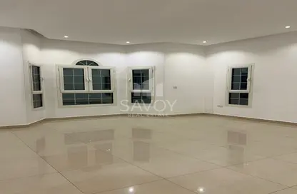 Villa - 4 Bedrooms - 5 Bathrooms for sale in Baniyas - Abu Dhabi