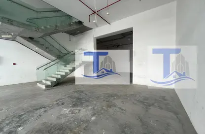 متجر - استوديو للايجار في مركز أبوظبي الوطني للمعارض - شارع الخليج العربي - البطين - أبوظبي