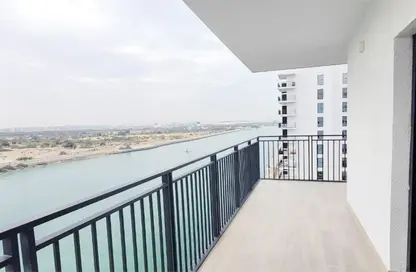 Apartment - 3 Bedrooms - 4 Bathrooms for sale in Waters Edge - Yas Island - Abu Dhabi