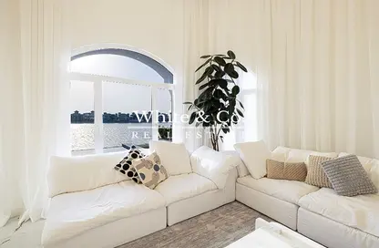 Villa - 4 Bedrooms - 6 Bathrooms for rent in Garden Homes Frond P - Garden Homes - Palm Jumeirah - Dubai