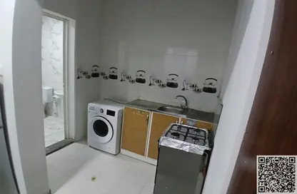 شقة - 1 حمام للايجار في مساكن كورنيش عجمان - طريق كورنيش عجمان - عجمان