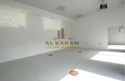 متجر - استوديو للايجار في دفن النخيل - رأس الخيمة