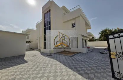 Villa - 3 Bedrooms - 5 Bathrooms for rent in Al Mina - Abu Dhabi