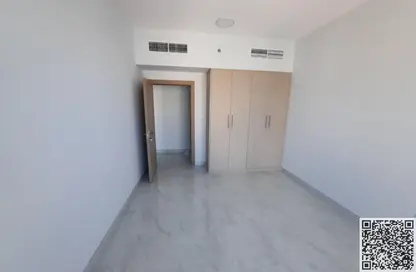 شقة - 2 غرف نوم - 2 حمامات للايجار في برج الكورنيش - طريق كورنيش عجمان - عجمان