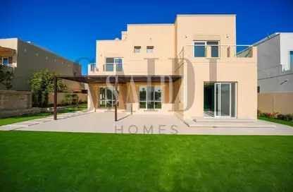 Villa - 5 Bedrooms - 5 Bathrooms for rent in Meadows 1 - Meadows - Dubai