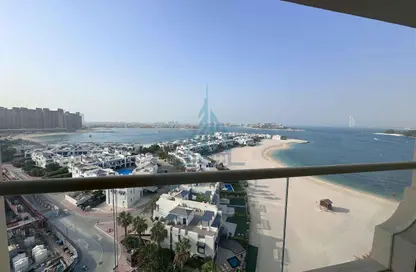 Apartment - 1 Bedroom - 2 Bathrooms for rent in Shoreline Apartments - Palm Jumeirah - Dubai