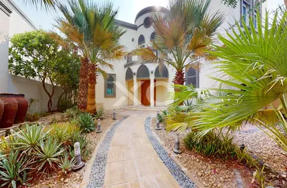 Villa - 5 Bedrooms - 6 Bathrooms for rent in Legacy - Jumeirah Park - Dubai