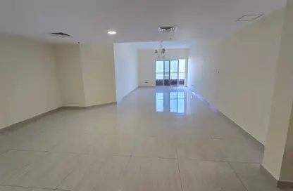 Penthouse - 4 Bedrooms - 5 Bathrooms for sale in Al Khan Corniche - Al Khan - Sharjah